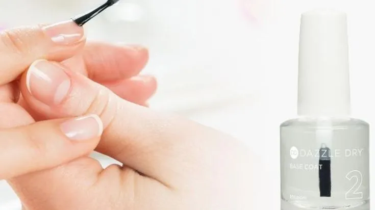 Nên bổ sung top coat để giữ độ bóng