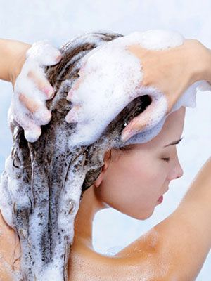 Nên massage da đầu nhẹ nhàng khi gắn nailbox