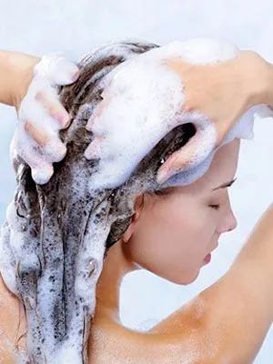 Nên massage da đầu nhẹ nhàng khi gắn nailbox