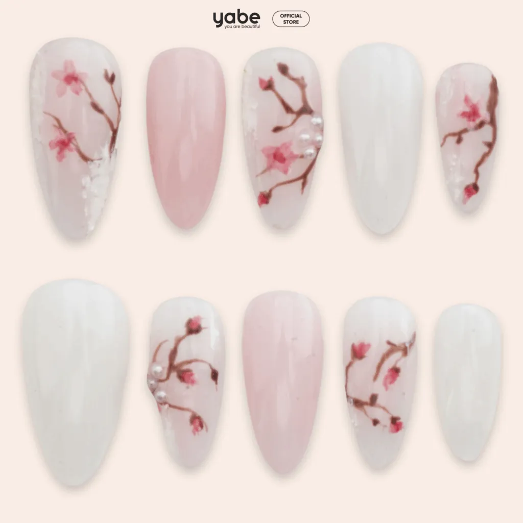 Nail art vẽ tay tinh xảo
