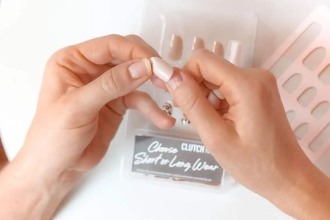 Tháo naibox tại nhà đúng cách để bảo vệ móng thật