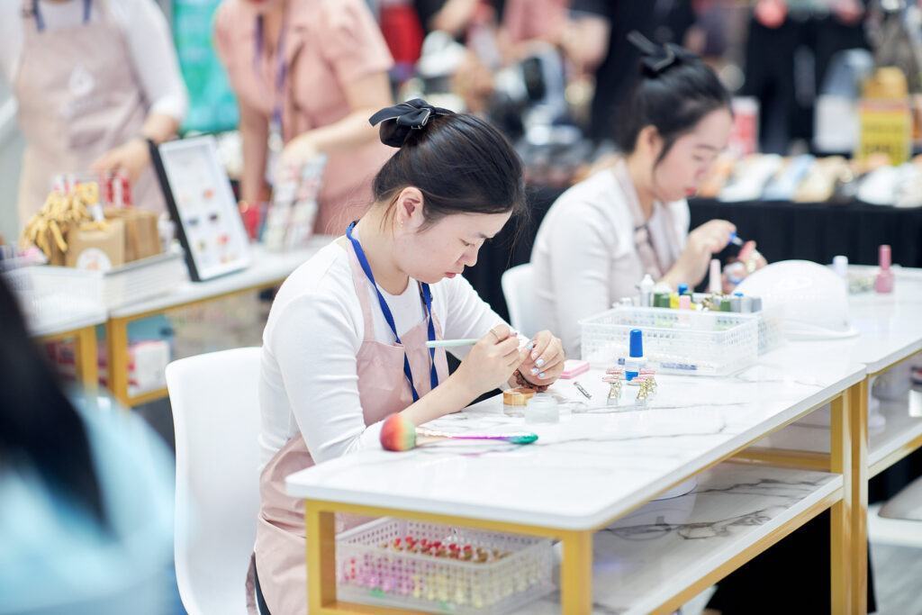 Kỹ Thuật Viên Nails chuyên nghiệp